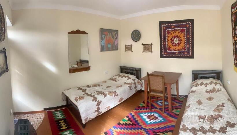 חדר סטנדרט עם נוף, Art Guest House Usto