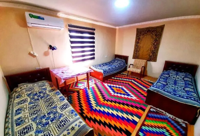 اتاق استاندارد سه نفره, Art Guest House Usto