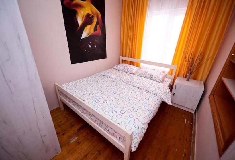 اتاق استاندارد, Wanderlust Hostel