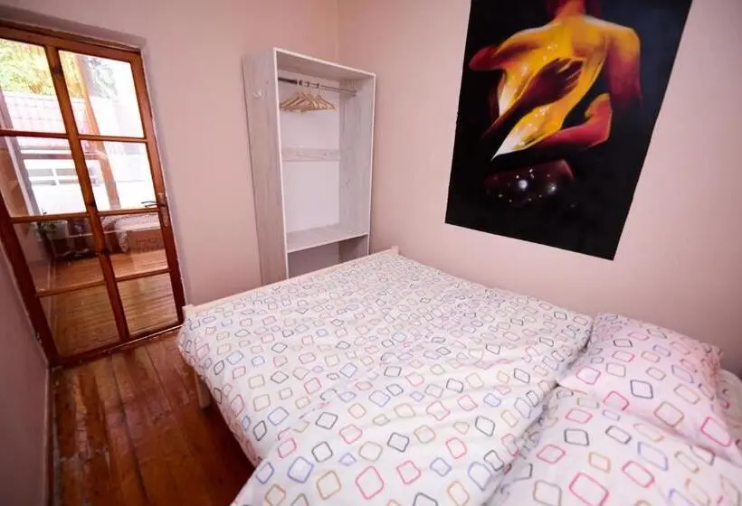 اتاق استاندارد, Wanderlust Hostel