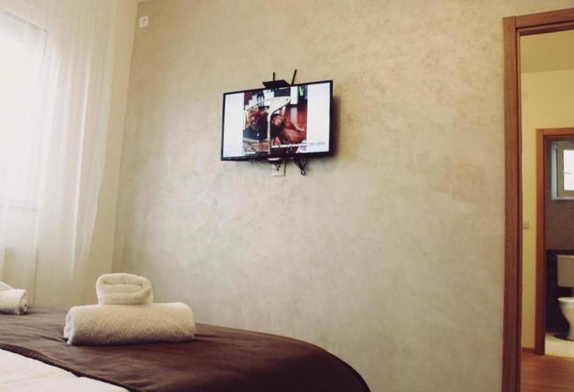 اتاق خانوادگی, Konačište Simče