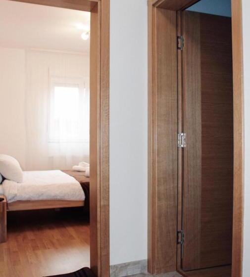 اتاق خانوادگی, Konačište Simče