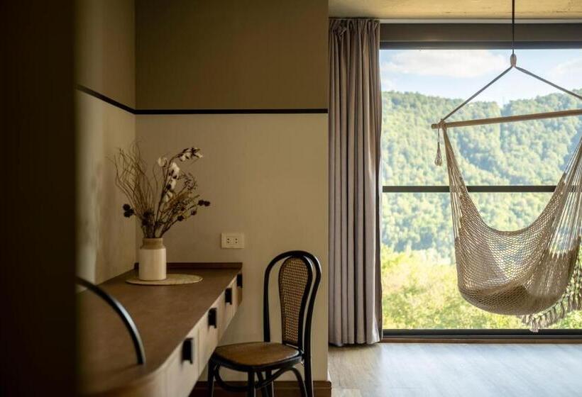 디럭스 패밀리 룸, Hover Boutique