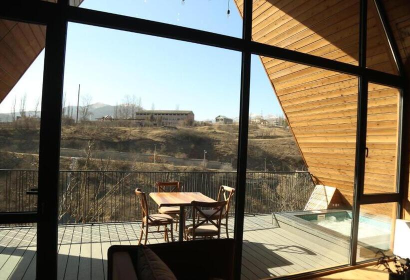 샬레, Hover Boutique