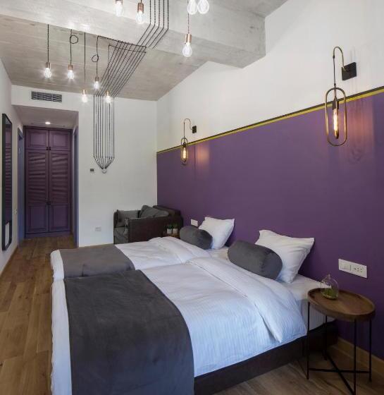 디럭스 룸, Hover Boutique