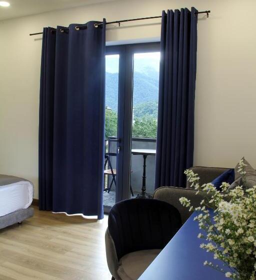 디럭스 룸, Hover Boutique