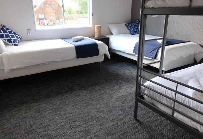 חדר סטנדרט לארבעה, Starfall Lodge