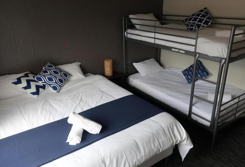 חדר סטנדרט לארבעה, Starfall Lodge