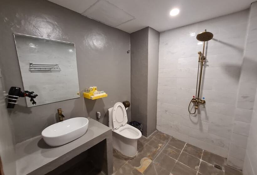 Трехместный Номер Deluxe, Lisha Grand