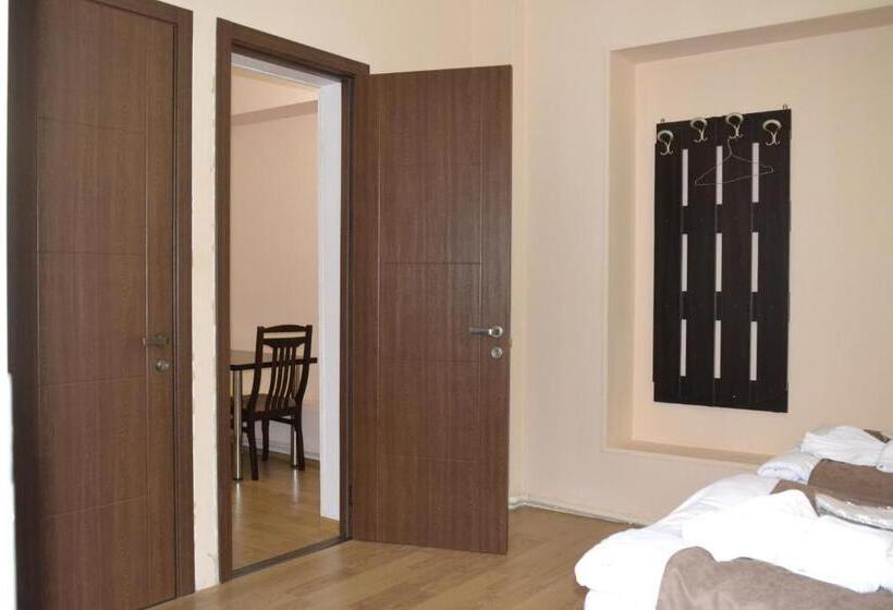 اتاق سوپریور چهار تخته, Imereti Tbilisi