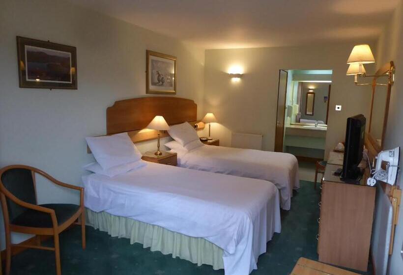 غرفة قياسية, The Red Lion Tavern