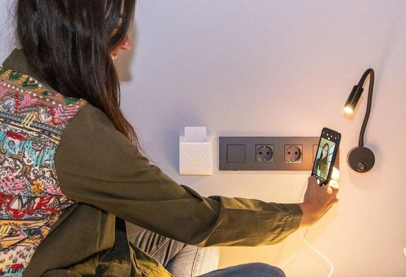 تختخواب در اتاق مشترک, Petit Hostel La Latina