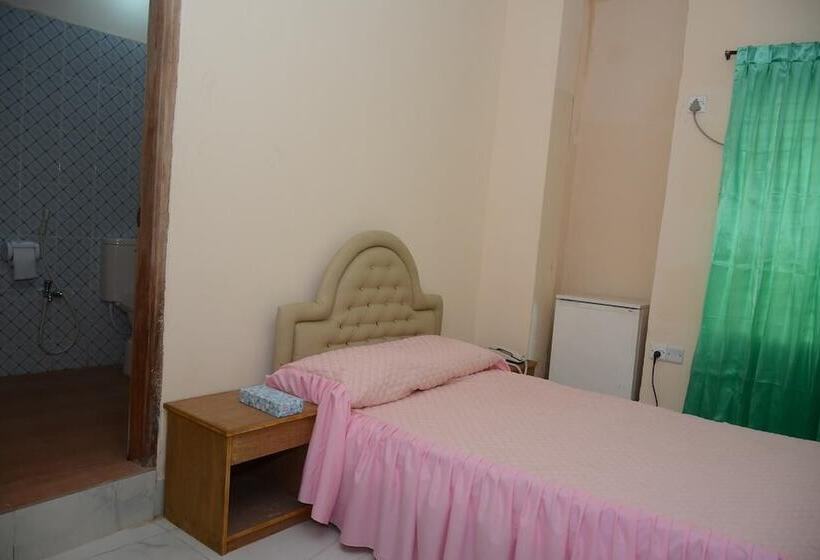 اتاق لوکس, Hill Town Residence