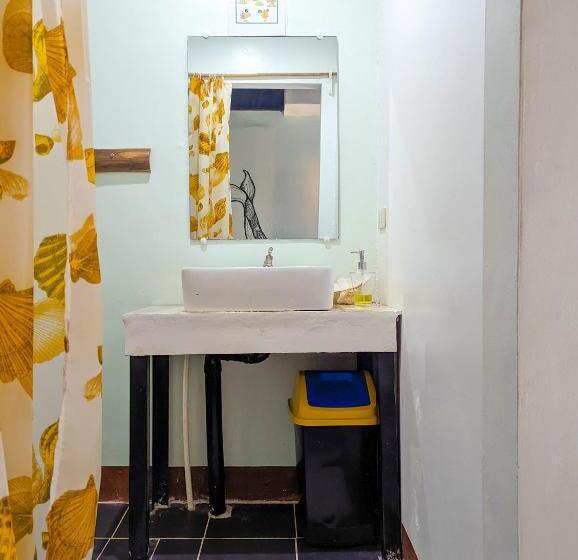 اتاق استاندارد, Lexias Hostel And Workspace   El Nido