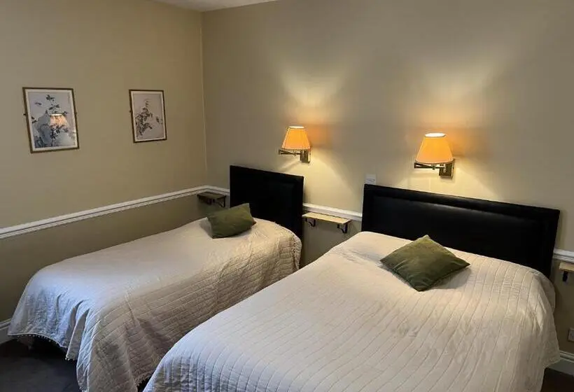 スタンダードトリプルルーム, Royal Oak Hotel, Garstang
