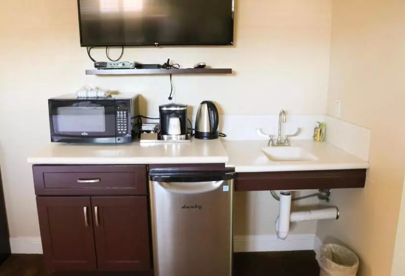 スタンダードスタジオ, Country Inn Motel