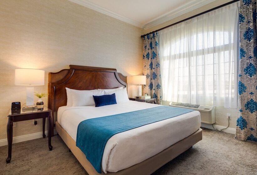 Студия Стандарт Двуспальная Кровать, Ayres Suites Diamond Bar