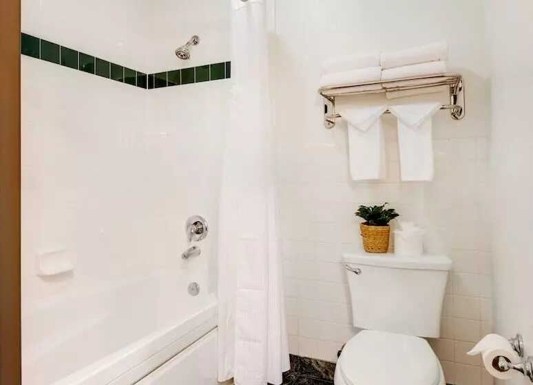 استودیوی استاندارد, Ayres Suites Diamond Bar