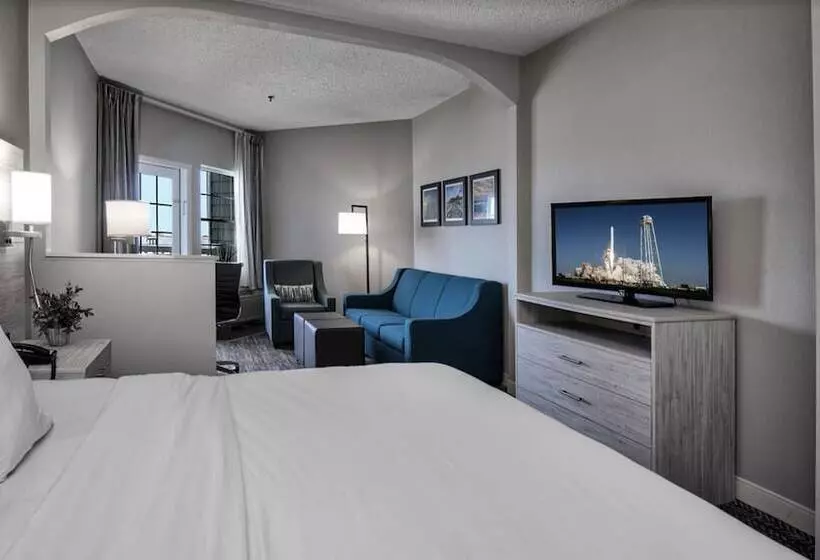 キングサイズベッドのデラックススイート, Comfort Suites Chincoteague Island Bayfront Resort