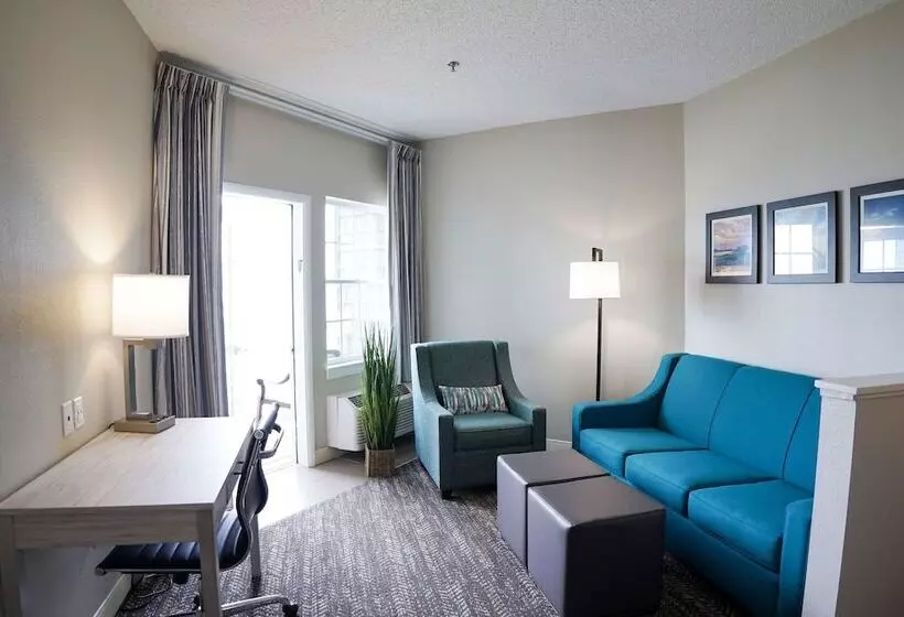 キングサイズベッドのデラックススイート, Comfort Suites Chincoteague Island Bayfront Resort