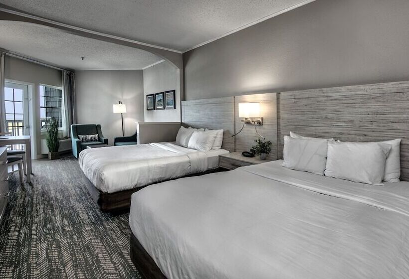 جناح سرير ملكى, Comfort Suites Chincoteague Island Bayfront Resort