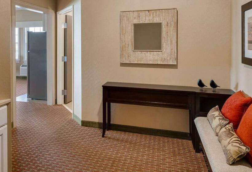 Президентский Люкс, Comfort Suites Chincoteague Island Bayfront Resort