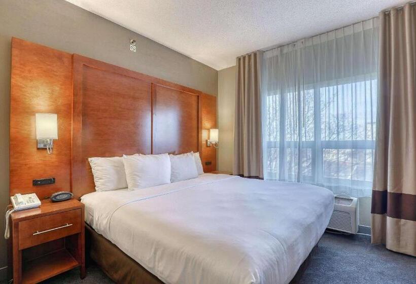스위트 킹사이즈 침대, Comfort Suites Madison West