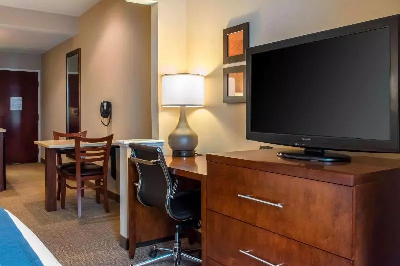 キングサイズベッドのスイートルーム, Comfort Suites Scranton Near Montage Mountain