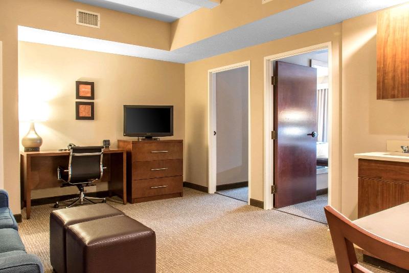 سوئیت با تخت بزرگ, Comfort Suites Scranton Near Montage Mountain