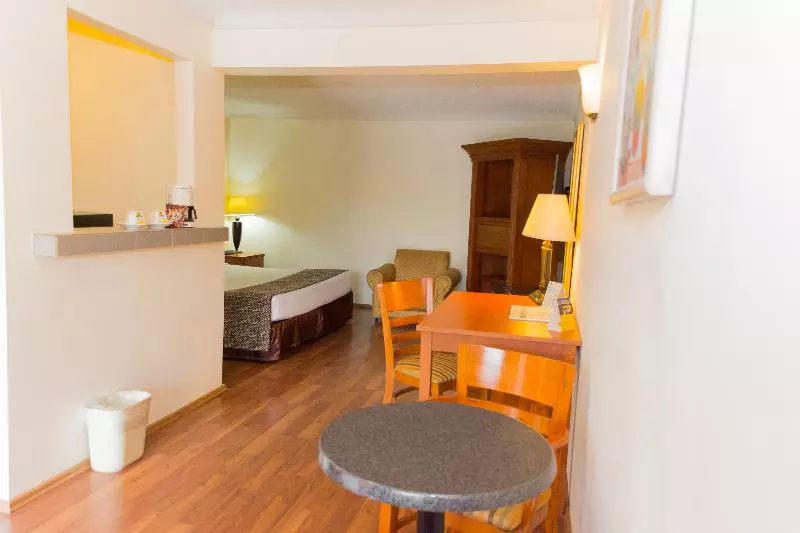 スイート, Comfort Suites Scranton Near Montage Mountain