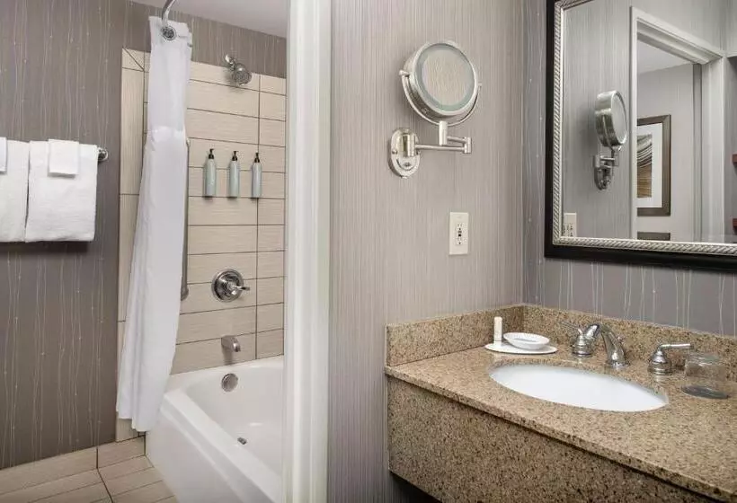 キングサイズベッドのスタンダードルーム, Courtyard By Marriott Portland Tigard