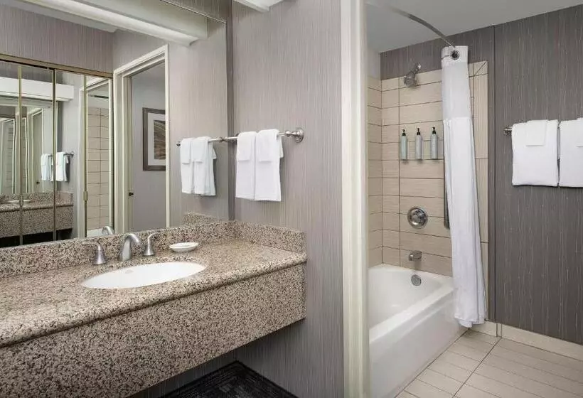 キングサイズベッドのスタンダードルーム, Courtyard By Marriott Portland Tigard
