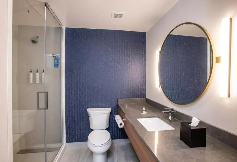 2 Bedroom Suite City View, Fairfield By Marriott Inn & Suites Newport Cincinnati