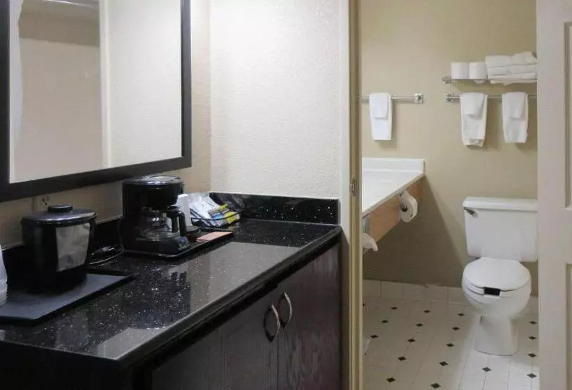 スタンダードルーム, Quality Inn & Suites