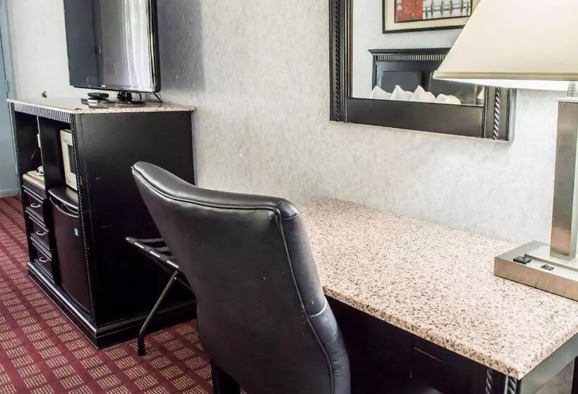 ２ダブルベッドのスタンダードルーム, Quality Inn & Suites North Gibsonia