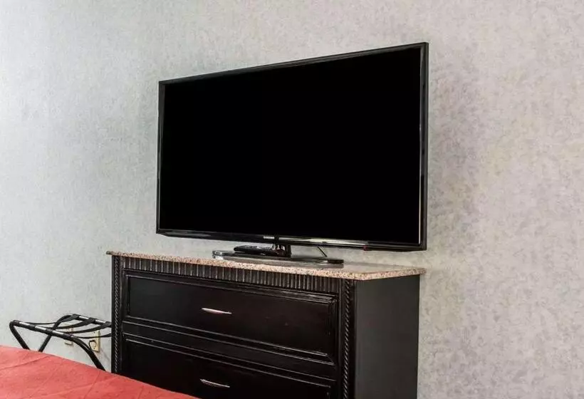 身障者適用キングサイズベッドルーム, Quality Inn & Suites North Gibsonia