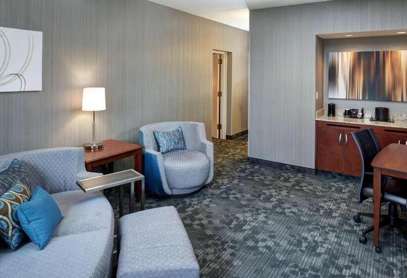 스위트 킹사이즈 침대, Sonesta Select Milwaukee Brookfield