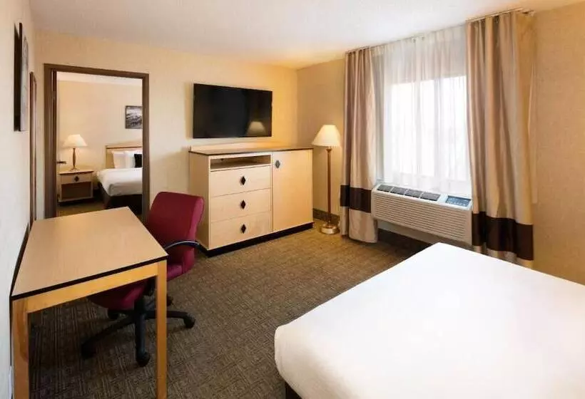 スイート, Sylo Hotel Denver Airport, A Ramada By Wyndham