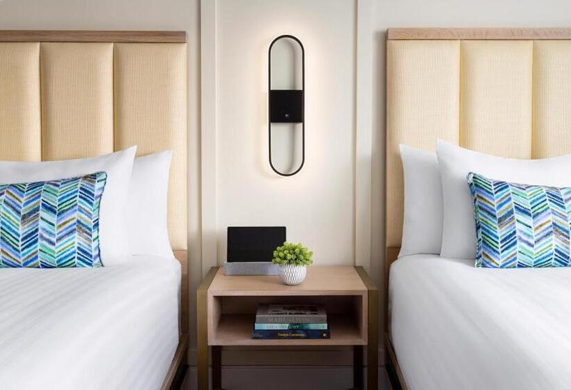 غرفة قياسية, The Anza  A Calabasas