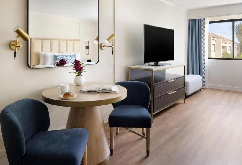 غرفة قياسية, The Anza  A Calabasas