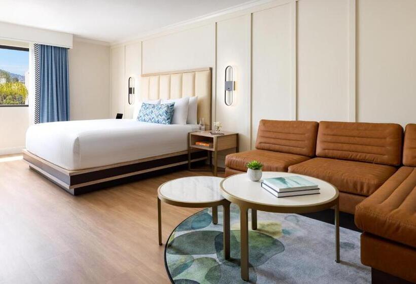 غرفة بريميوم, The Anza  A Calabasas