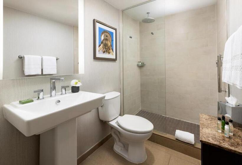 جناح 3 غرف نوم, The Anza  A Calabasas