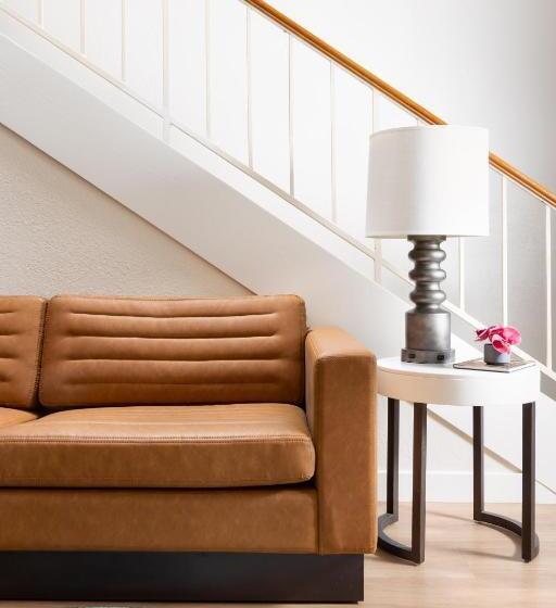 جناح 3 غرف نوم, The Anza  A Calabasas