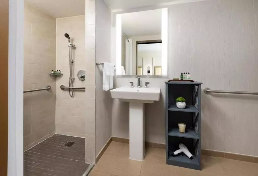 سوئیت 2 خوابه, The Anza  A Calabasas