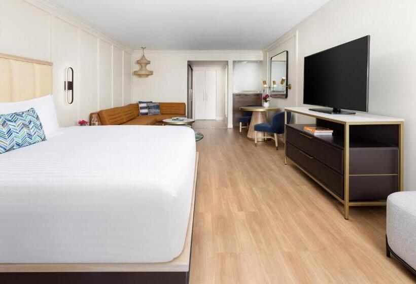 غرفة بريميوم, The Anza  A Calabasas