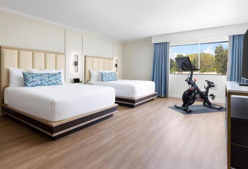 غرفة قياسية, The Anza  A Calabasas