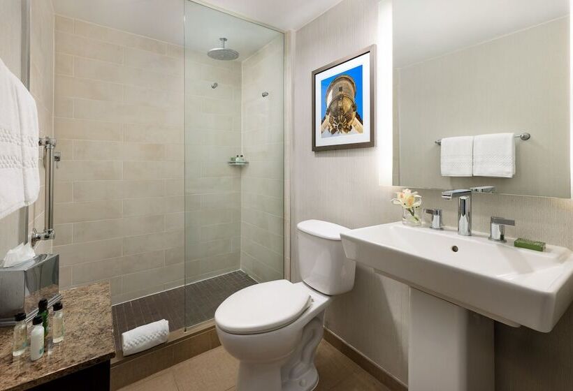 جناح 3 غرف نوم, The Anza  A Calabasas