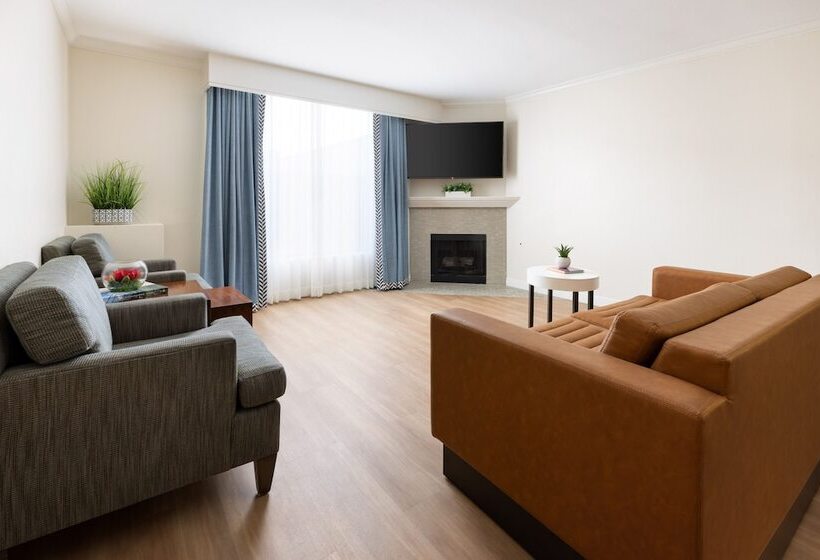 جناح 3 غرف نوم, The Anza  A Calabasas