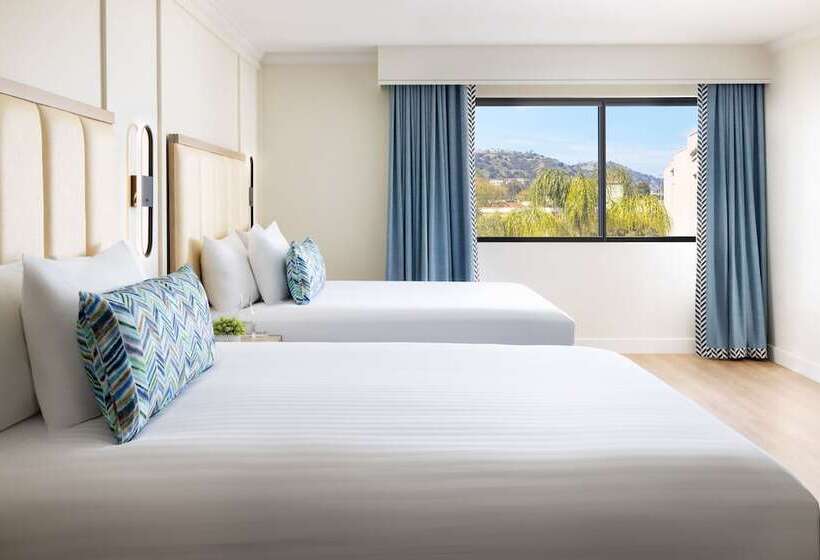 غرفة بريميوم, The Anza  A Calabasas