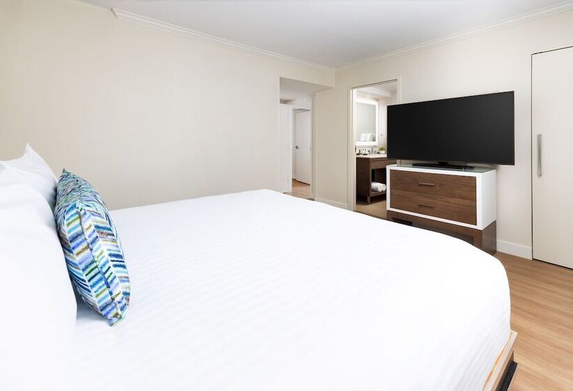 جناح غرفتين نوم, The Anza  A Calabasas